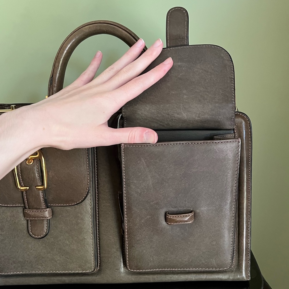 Locking Travel Handbag, Leather Satchel with Original Key, Authentic Vintage - Picture 12 of 16